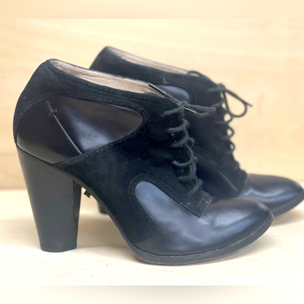 Costume National black lace-up heeled booties womens sz 7.5/37.5 made in Italy